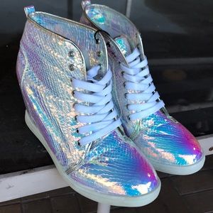 IRIDESCENT SCALED CONCEALED PLATFORM SHOES SZ 8